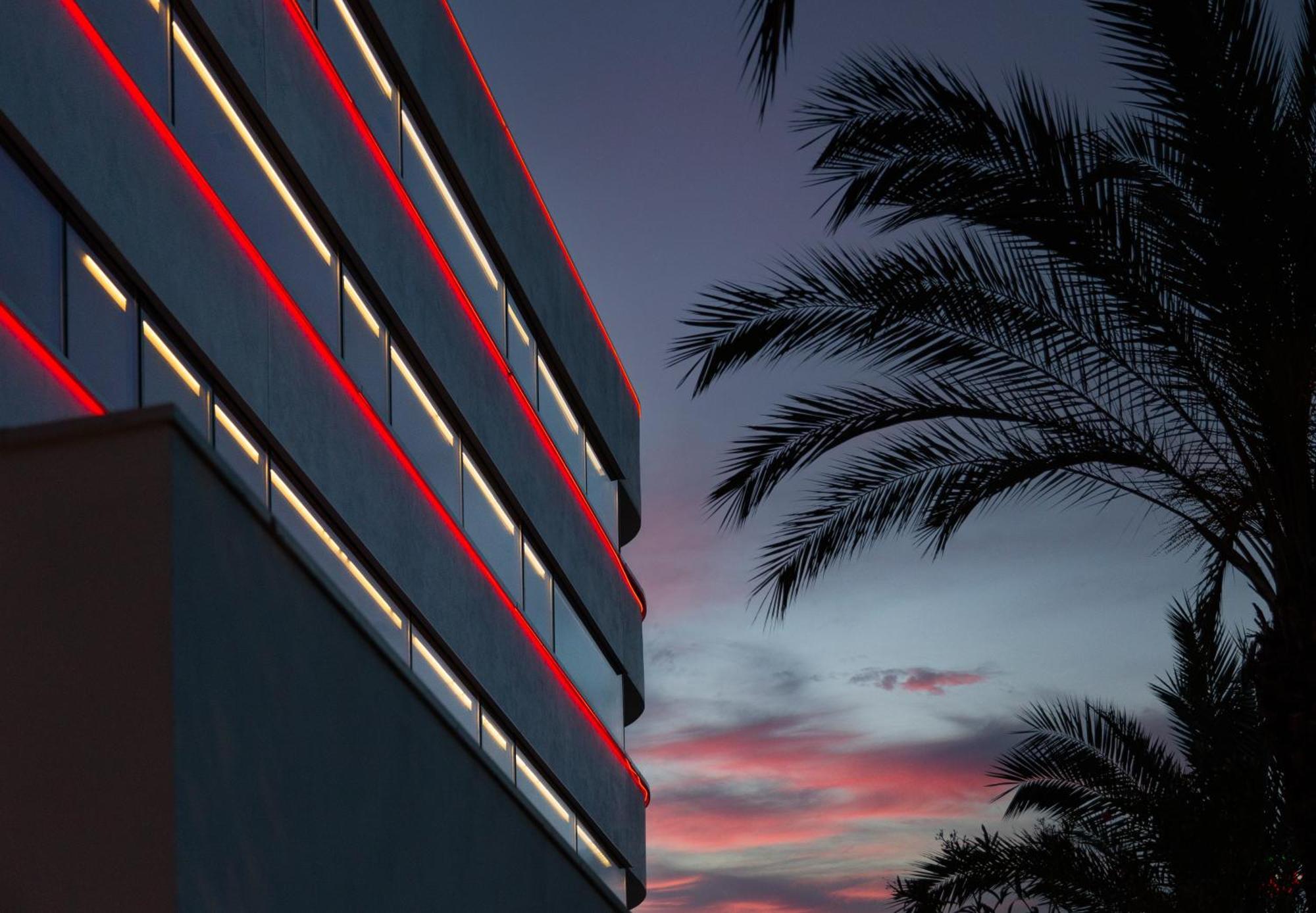 El Hotel Pacha Ibiza Bagian luar foto